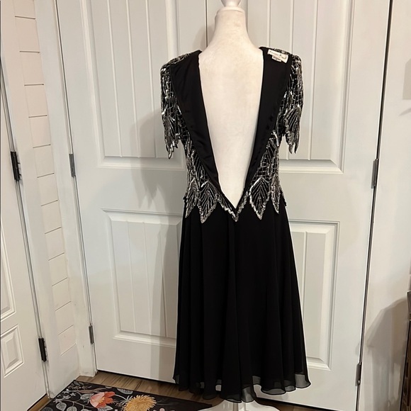 Vintage Laurence Kazar Women's Black and Silver Beaded Sequined Flowy
Dress - Picture 9 of 12